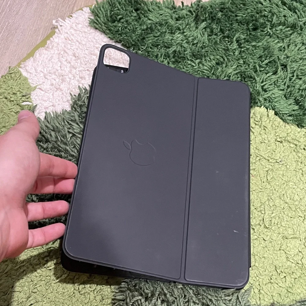 Apple iPad Sleek Black Cover iPad Air